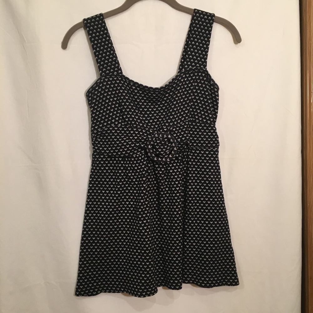 Fang Glam long tank top size small black & white